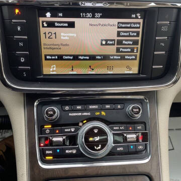 2017 Lincoln Continental Select