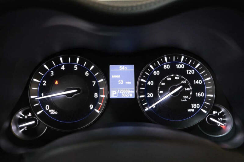 2015 Infiniti Q70 3.7