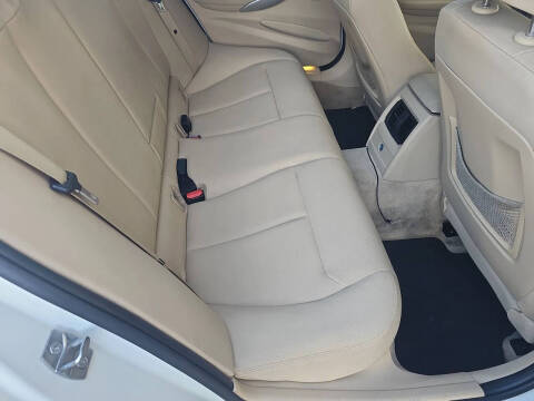 2013 BMW 3 Series 328i