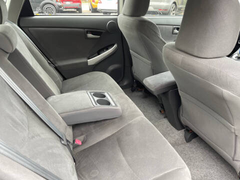 2010 Toyota Prius III