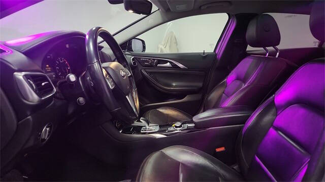 2018 Infiniti QX30 Essential