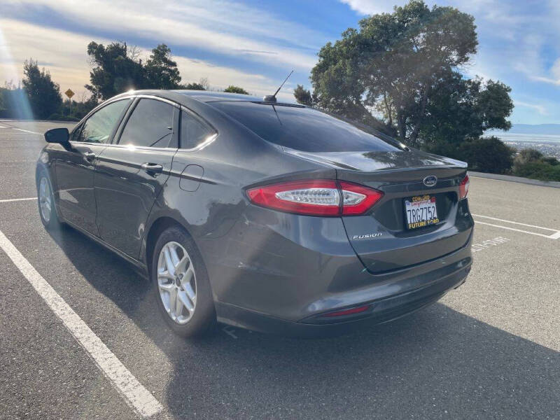 2016 Ford Fusion SE