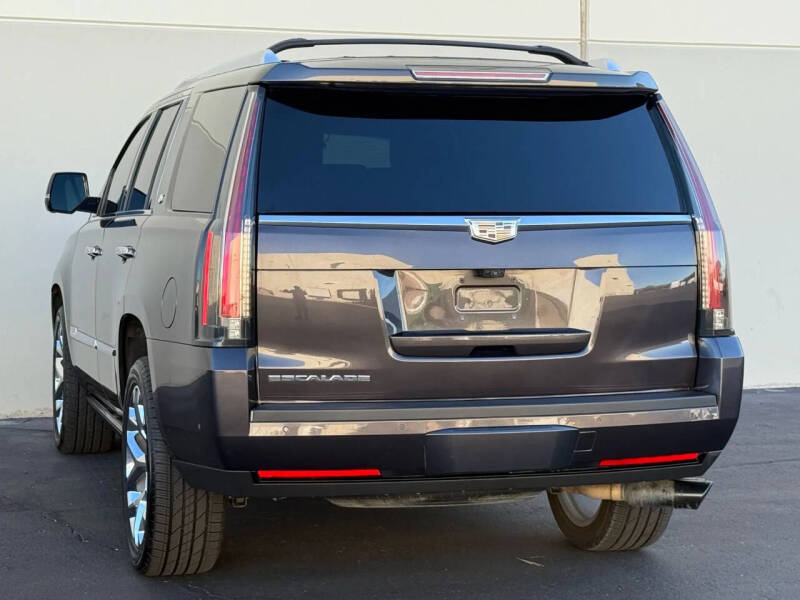2017 Cadillac Escalade Platinum