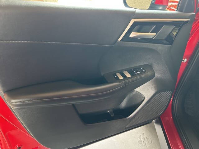 2023 Mitsubishi Outlander PHEV SE