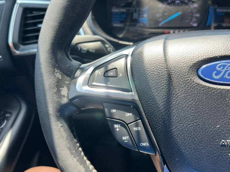 2022 Ford Edge Titanium