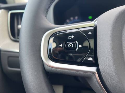 2025 Volvo XC60 T8 Plus Dark Theme