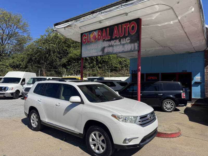 2011 Toyota Highlander SE's photo