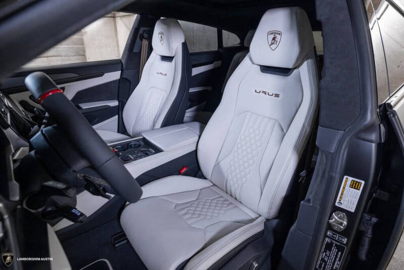 2024 Lamborghini Urus S