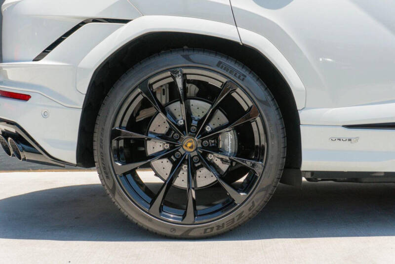 2023 Lamborghini Urus S