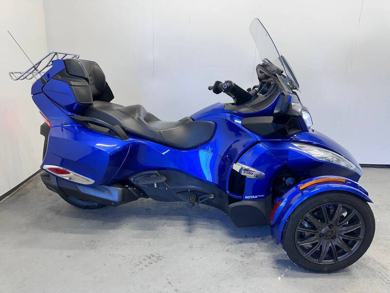 2013 Can-Am Spyder RT-S SM5