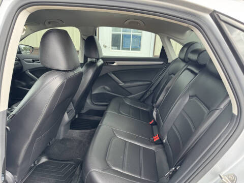 2018 Volkswagen Passat 2.0T R-Line