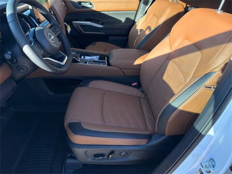 2025 Nissan Pathfinder Platinum