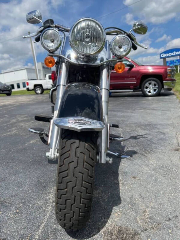 2017 Harley-Davidson FLSTNI