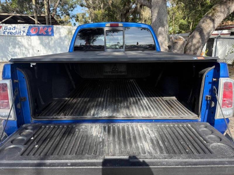 2008 Mitsubishi Raider LS