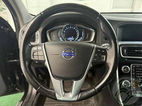 2016 Volvo V60 Cross Country T5 Platinum