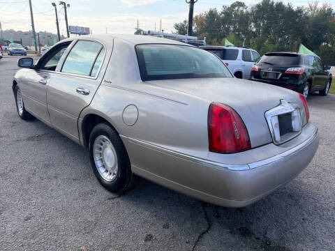 2001 Lincoln Town Car Executive