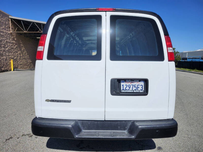 2021 Chevrolet Express 2500