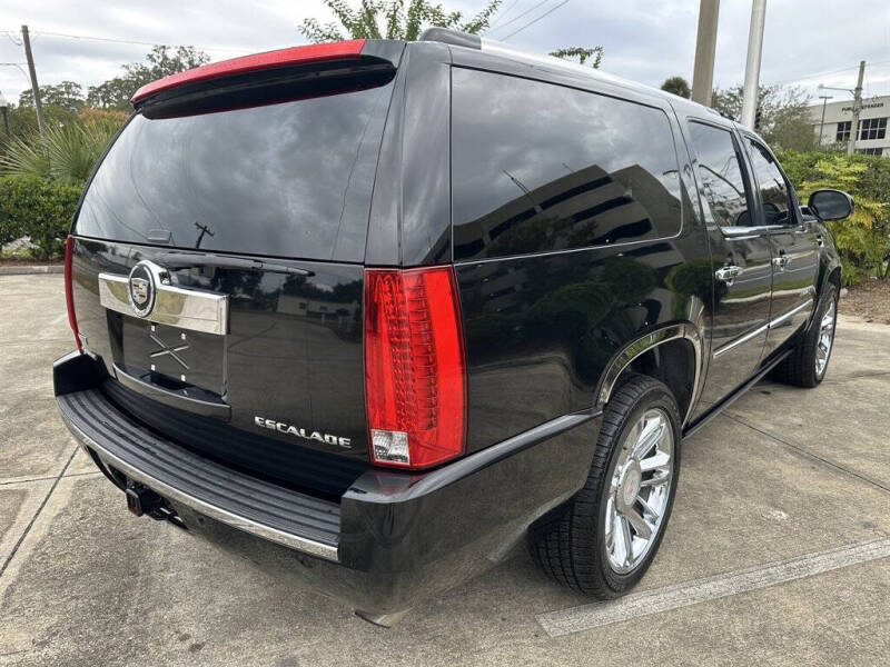 2011 Cadillac Escalade ESV Platinum Edition