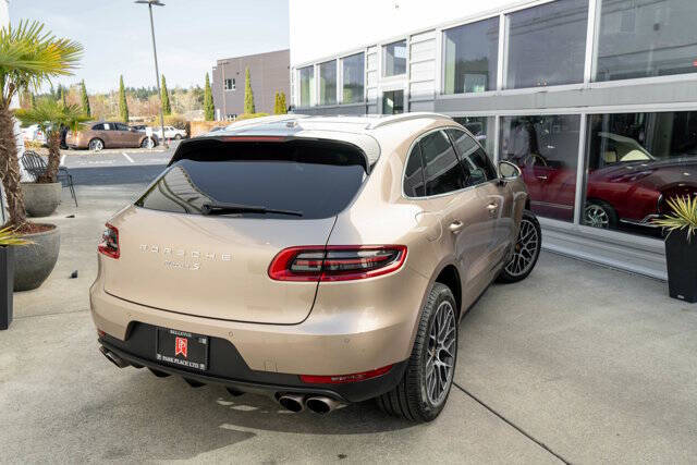 2017 Porsche Macan 12