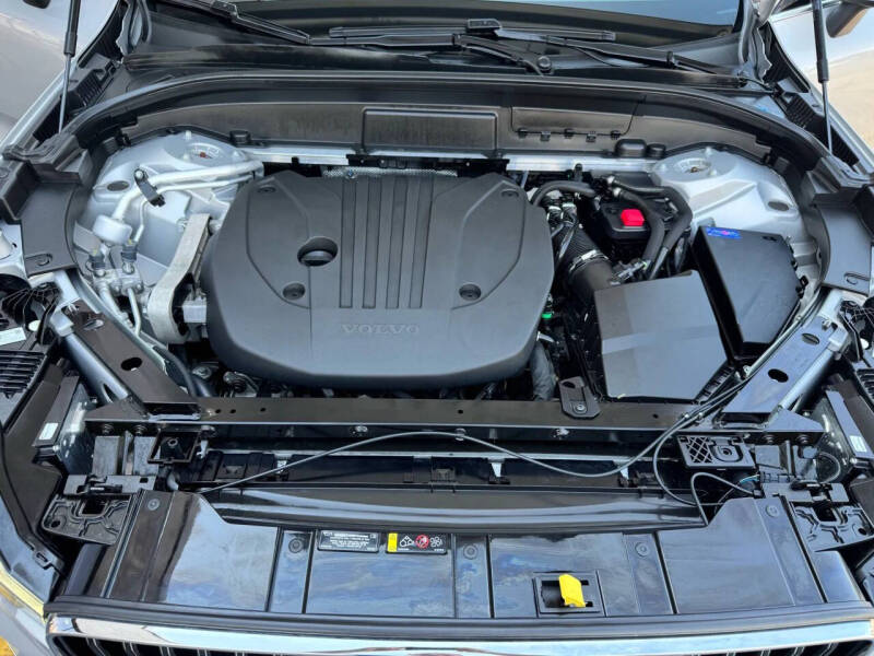 2023 Volvo XC60 B5 Ultimate Bright Theme