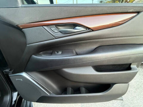 2018 Cadillac Escalade Luxury