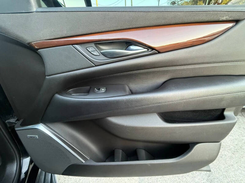 2018 Cadillac Escalade Luxury