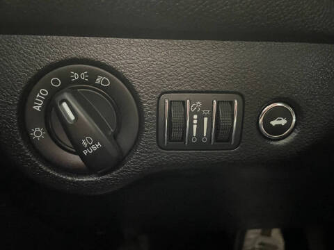 2015 Dodge Challenger SXT Plus