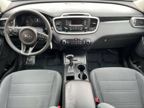 2017 Kia Sorento L