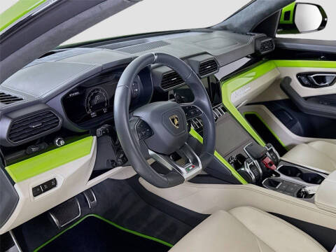 2022 Lamborghini Urus
