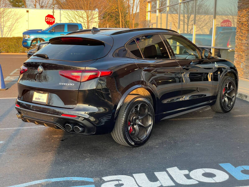 2022 Alfa Romeo Stelvio Quadrifoglio