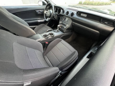 2016 Ford Mustang V6