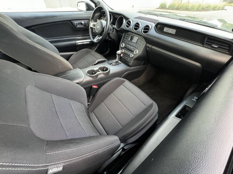 2016 Ford Mustang V6