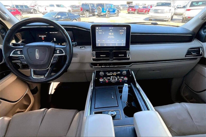 2019 Lincoln Navigator Select