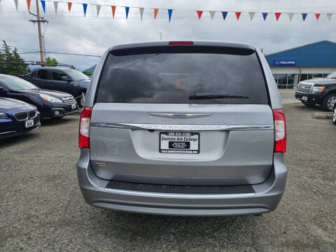 2016 Chrysler Town and Country Touring