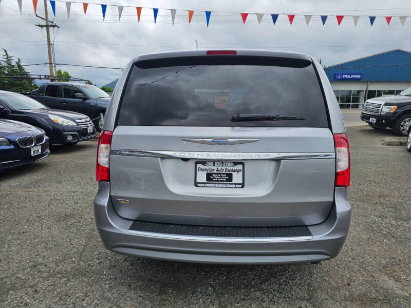 2016 Chrysler Town and Country Touring