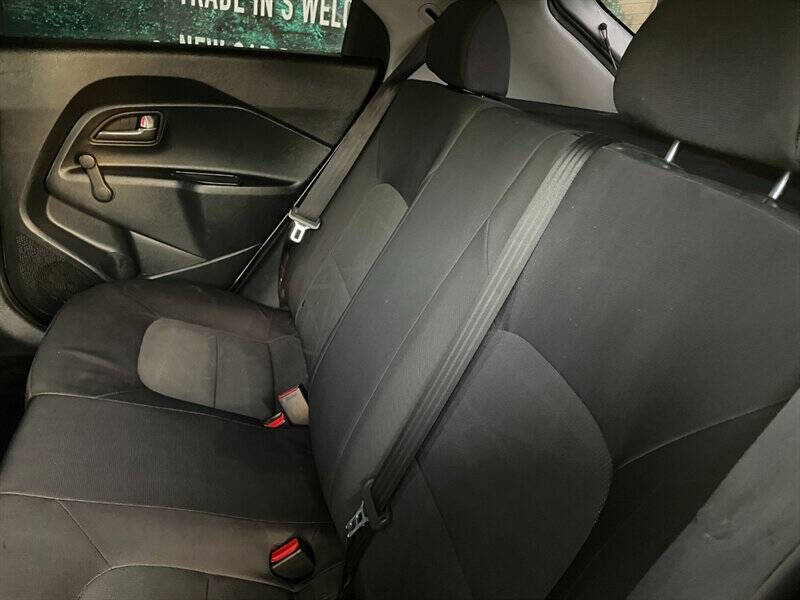 2014 Kia Rio 5-Door LX