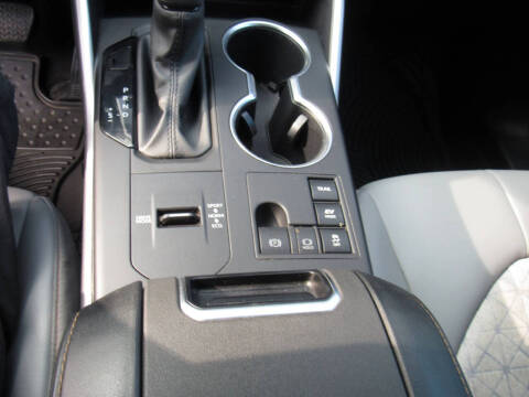 2023 Toyota Highlander Hybrid Bronze Edition