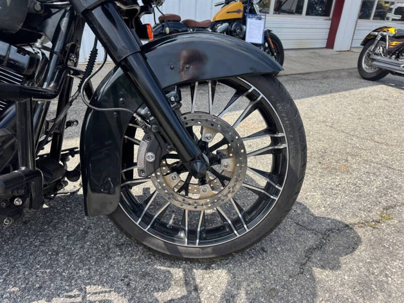 2010 Harley-Davidson FLHX -