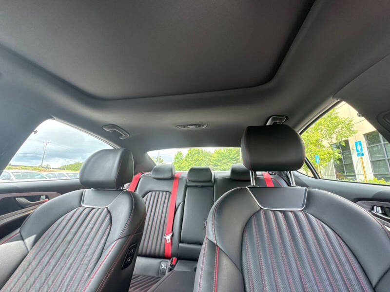 2023 Genesis G70