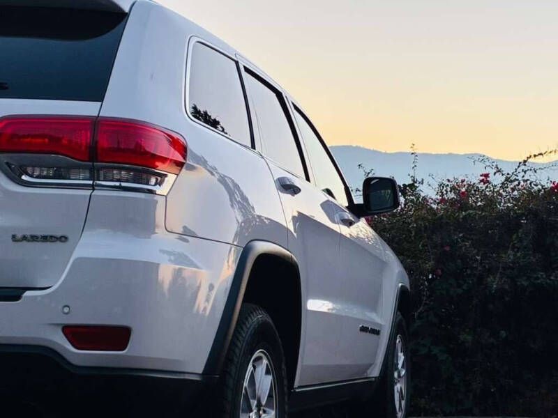 2018 Jeep Grand Cherokee Laredo E