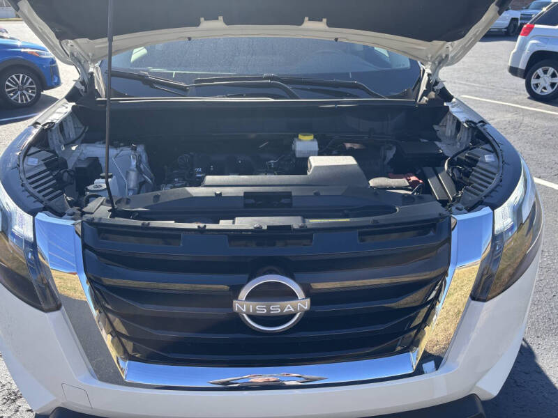 2025 Nissan Pathfinder S