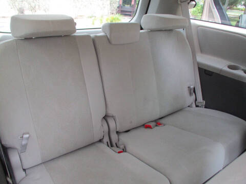 2012 Toyota Sienna Base 7-Passenger