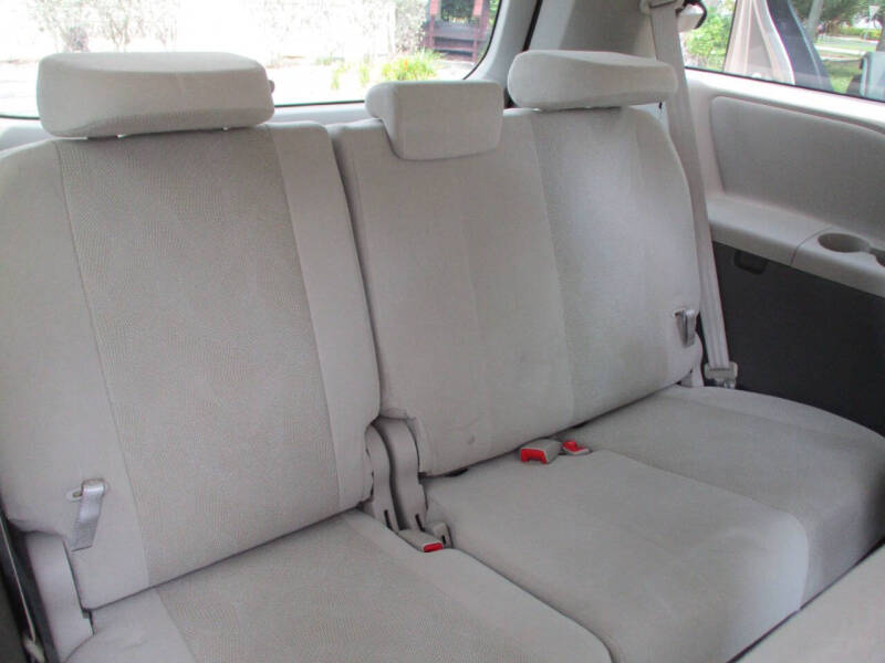 2012 Toyota Sienna Base 7-Passenger