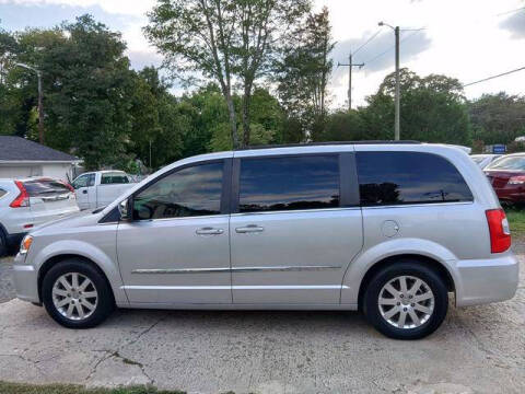 2011 Chrysler Town and Country Touring-L