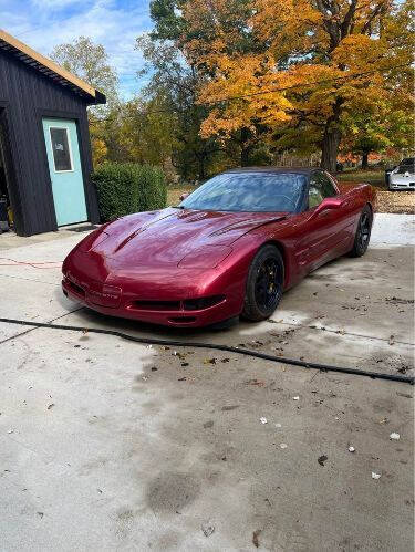 Red 2000 Chevrolet Corvette Base 2dr Coupe 12