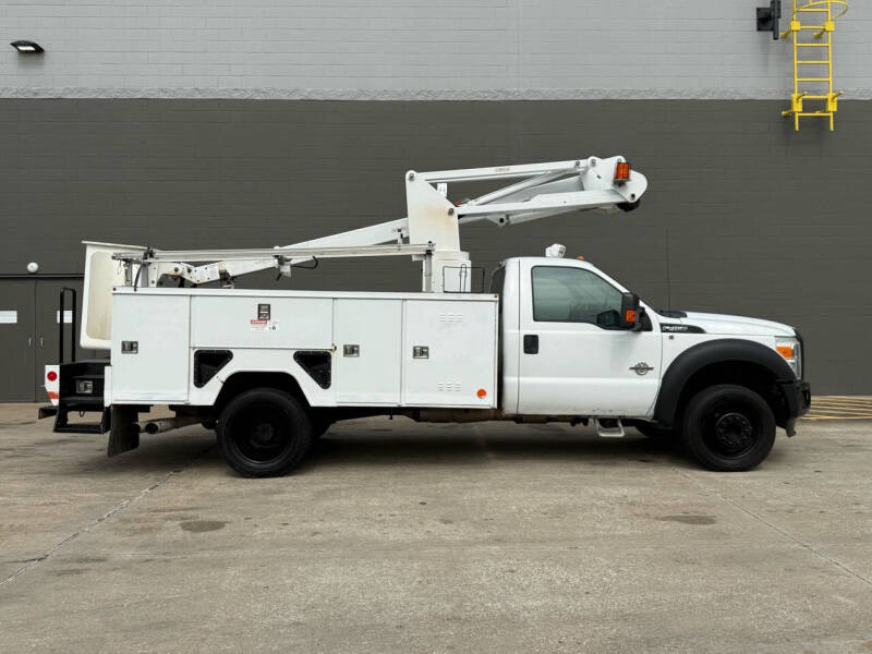 2013 Ford F450 - 35 Feet Bucket Truck