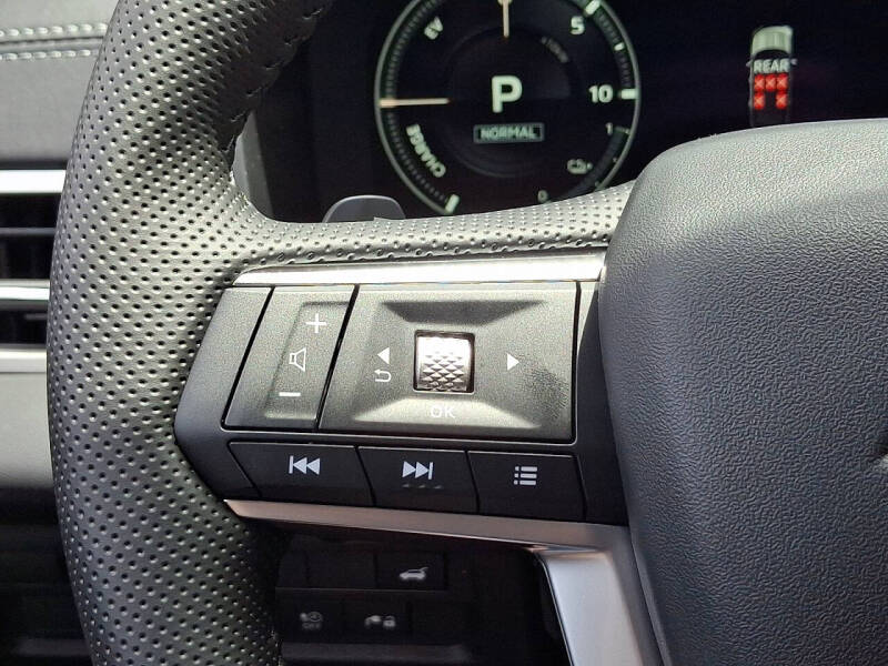 2025 Mitsubishi Outlander PHEV SE