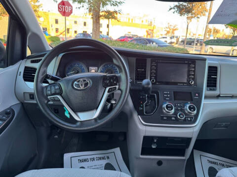 2020 Toyota Sienna LE 8-Passenger