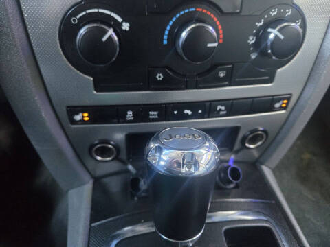 2007 Jeep Commander Sport