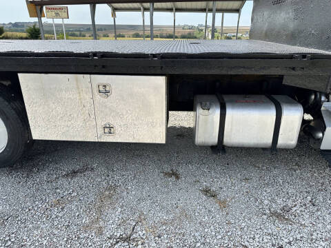 2012 Freightliner M2 106